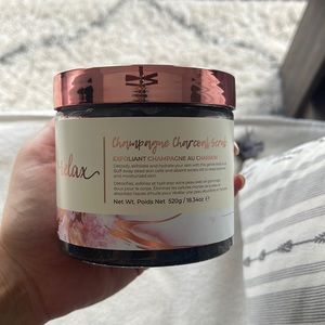 MANNA KADAR BEAUTY champagne charcoal scrub